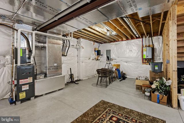 8 WHITE TAIL PATH, Lancaster, PA 17602