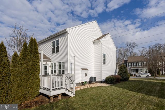 8 WHITE TAIL PATH, Lancaster, PA 17602