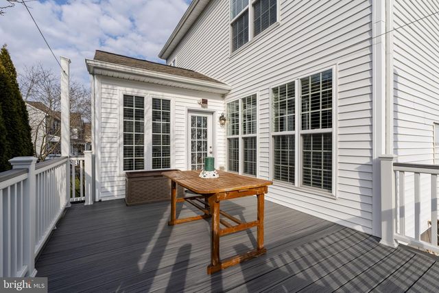 8 WHITE TAIL PATH, Lancaster, PA 17602