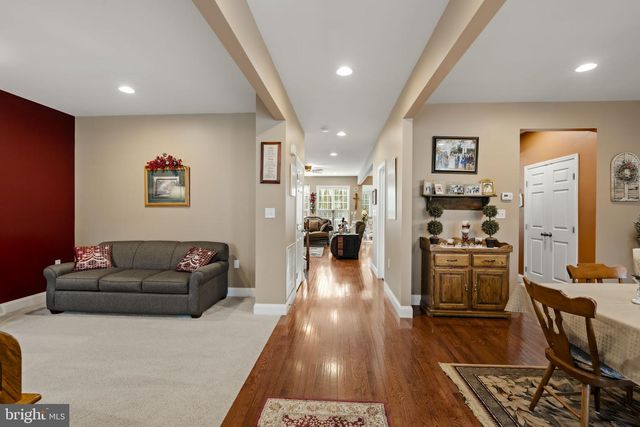 8 WHITE TAIL PATH, Lancaster, PA 17602