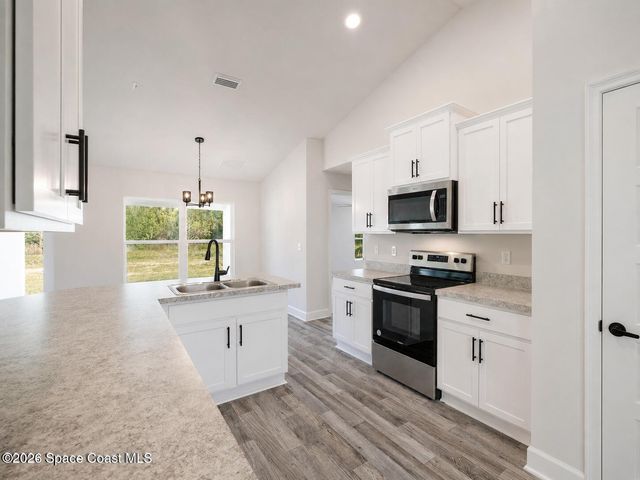 949 Le Baron Street SW, Palm Bay, FL 32908