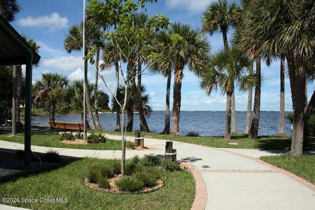 949 Le Baron Street SW, Palm Bay, FL 32908
