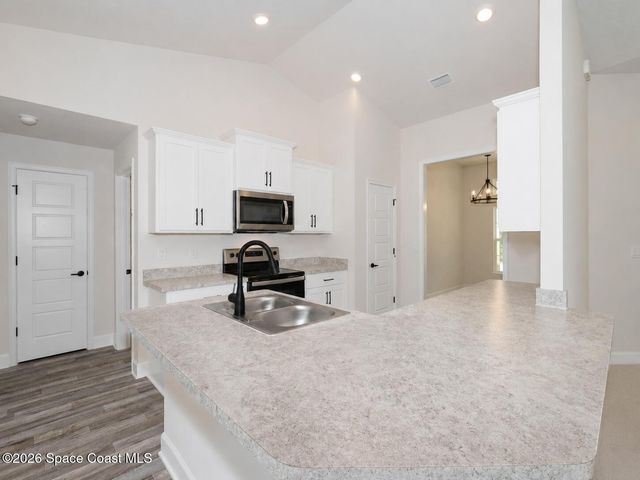 949 Le Baron Street SW, Palm Bay, FL 32908