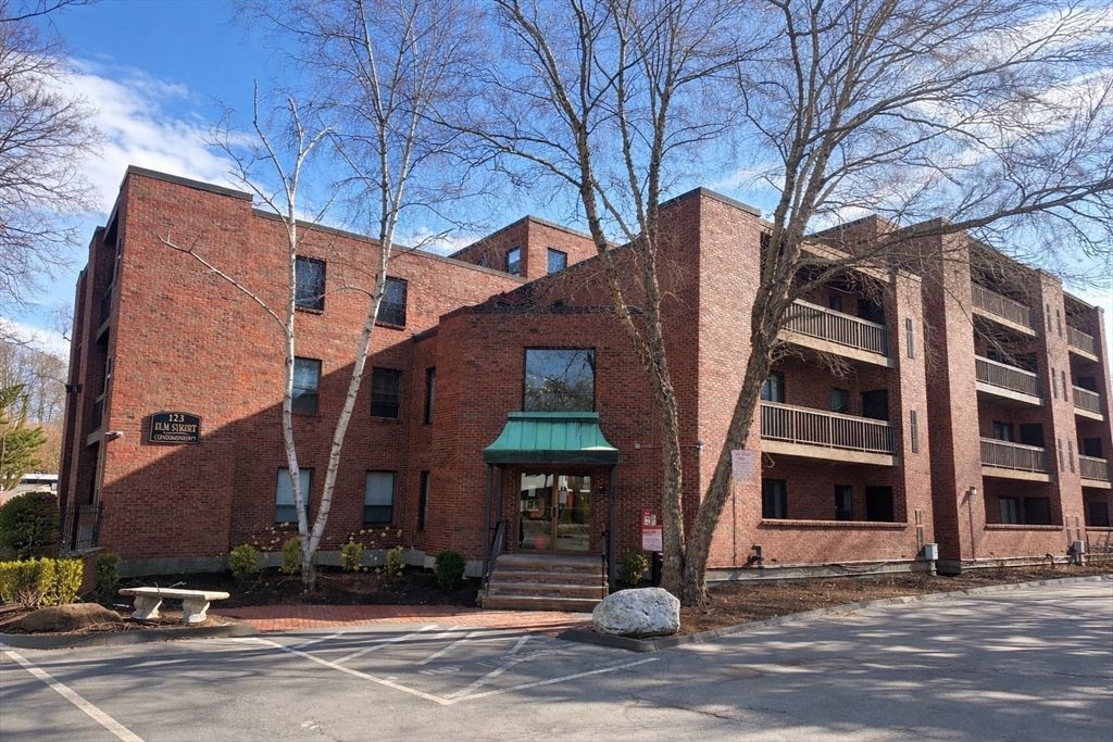 123 Elm St D12, Quincy, MA 02169