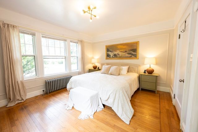 25 Milford St, Medway, MA 02053