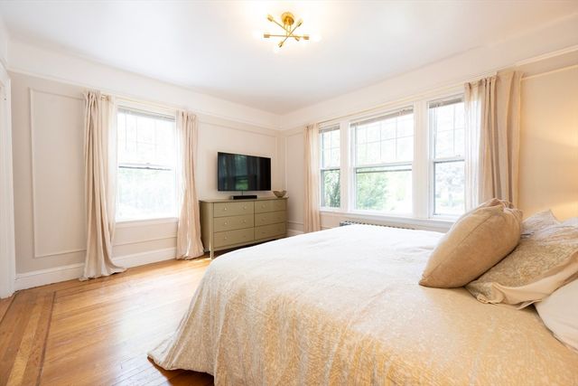25 Milford St, Medway, MA 02053