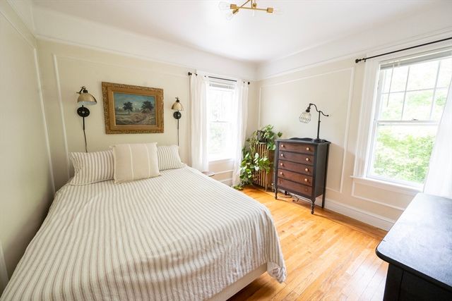 25 Milford St, Medway, MA 02053