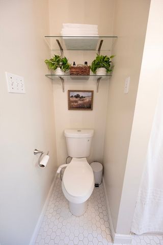 25 Milford St, Medway, MA 02053