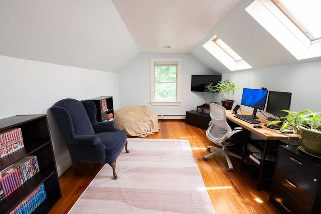 25 Milford St, Medway, MA 02053