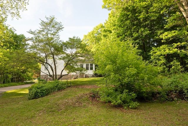 25 Milford St, Medway, MA 02053