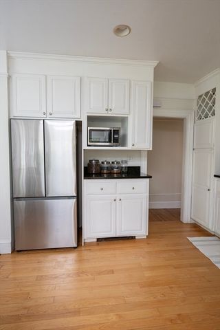 25 Milford St, Medway, MA 02053