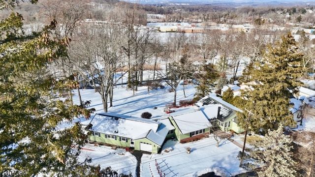 32 Seneca Trl, Sparta Twp., NJ 07871