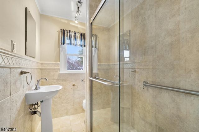 32 Seneca Trl, Sparta Twp., NJ 07871