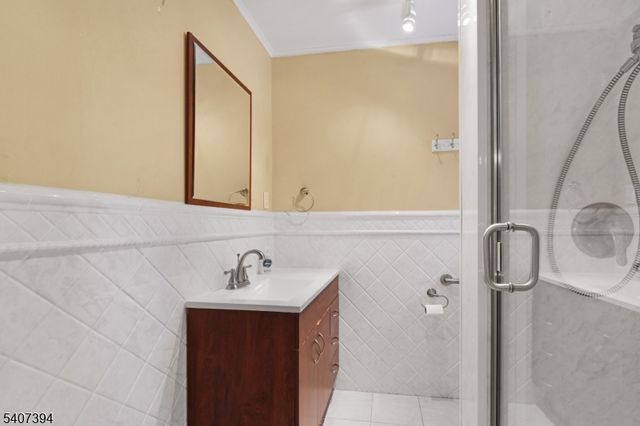 32 Seneca Trl, Sparta Twp., NJ 07871