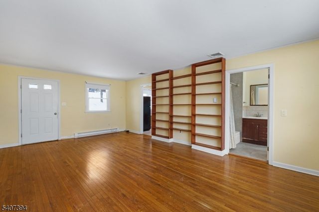 32 Seneca Trl, Sparta Twp., NJ 07871