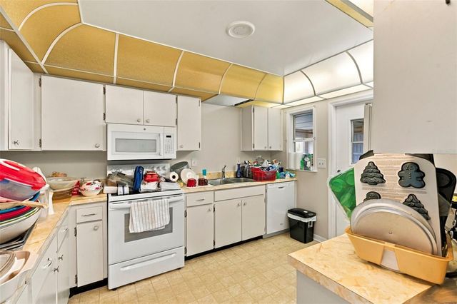 309 GREEN MANOR DRIVE, Sun City Center, FL 33573
