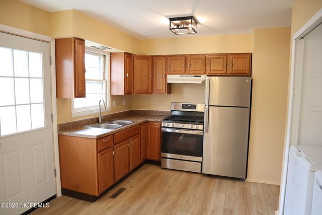 721 Burnt Tavern Road Apt D, Point Pleasant, NJ 08742