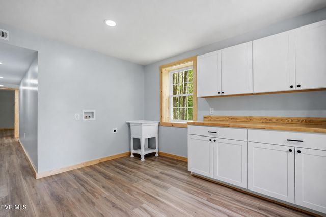 14722 Bull Run Road, Coeburn, VA 24230