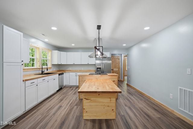 14722 Bull Run Road, Coeburn, VA 24230