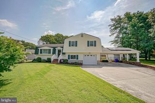 200 LAKEVIEW DR, Hammonton, NJ 08037