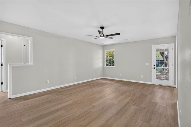 515 Oakwood Street, Lowell, AR 72745