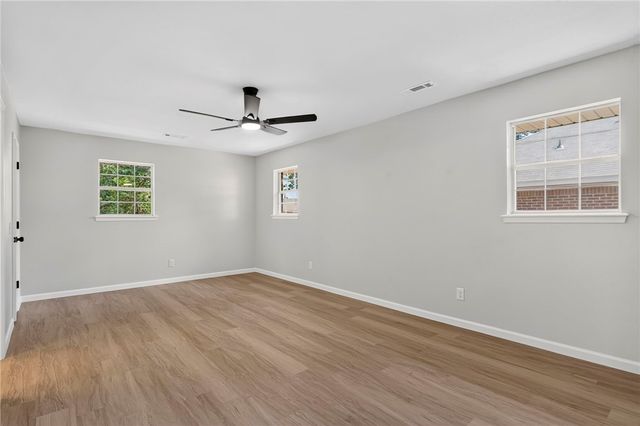 515 Oakwood Street, Lowell, AR 72745