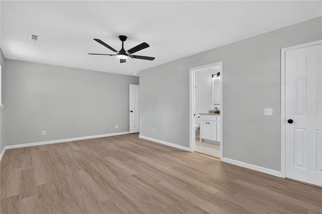 515 Oakwood Street, Lowell, AR 72745