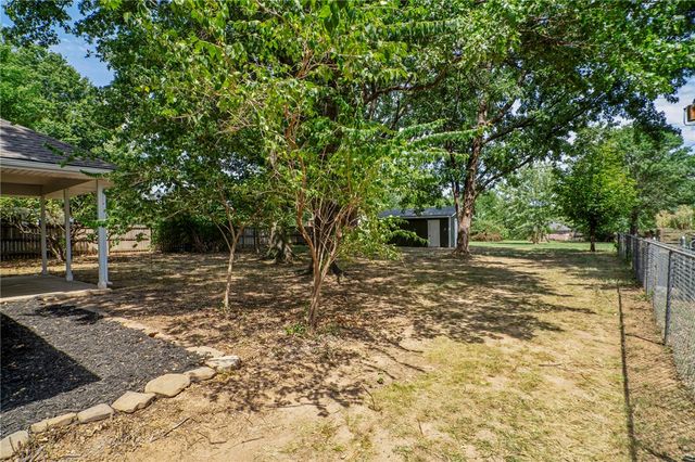 515 Oakwood Street, Lowell, AR 72745