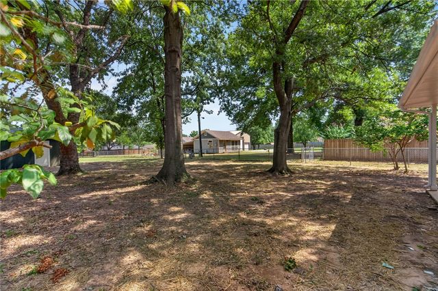 515 Oakwood Street, Lowell, AR 72745