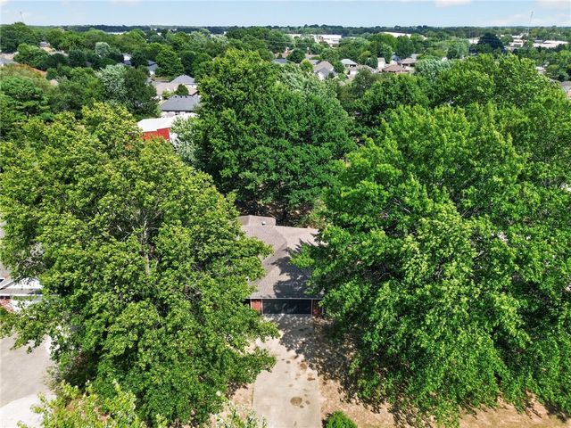 515 Oakwood Street, Lowell, AR 72745
