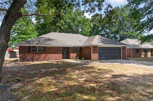 515 Oakwood Street, Lowell, AR 72745