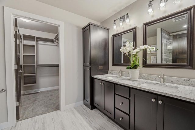 W7077 JACLYN LANE, Greenville, WI 54942