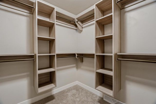 W7077 JACLYN LANE, Greenville, WI 54942