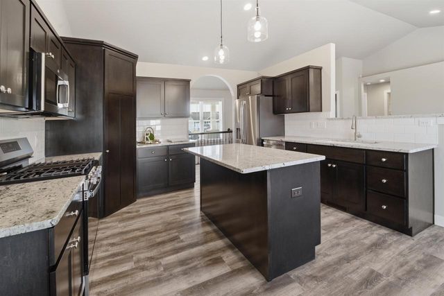 W7077 JACLYN LANE, Greenville, WI 54942