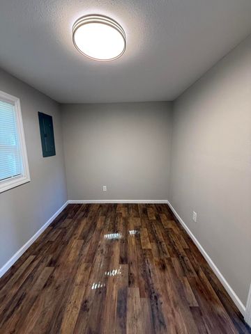839 N Kansas Expressway, Springfield, MO 65802