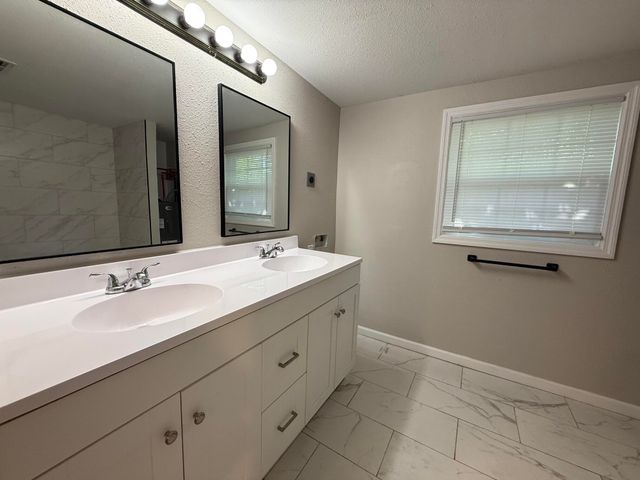 839 N Kansas Expressway, Springfield, MO 65802