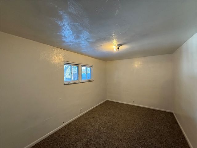 204 Mccoy Rd, Stowe Twp, PA 15136