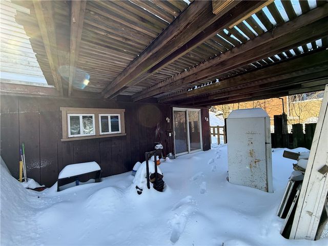 204 Mccoy Rd, Stowe Twp, PA 15136