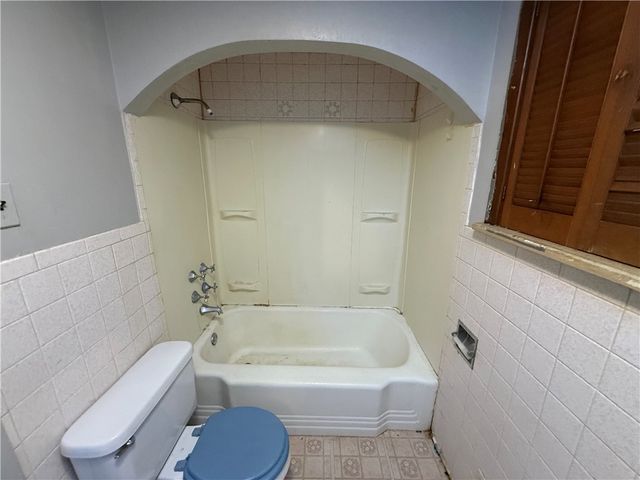 204 Mccoy Rd, Stowe Twp, PA 15136