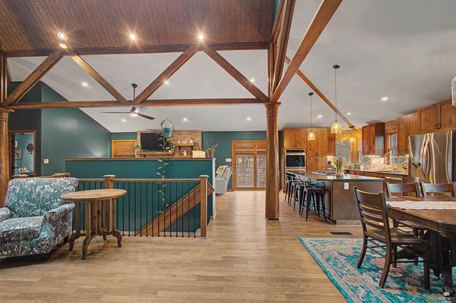 3024 Briaroak Road, Manhattan, KS 66502