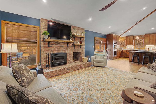 3024 Briaroak Road, Manhattan, KS 66502