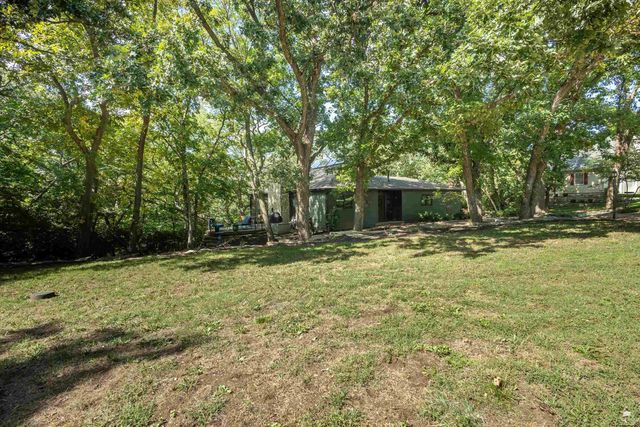 3024 Briaroak Road, Manhattan, KS 66502