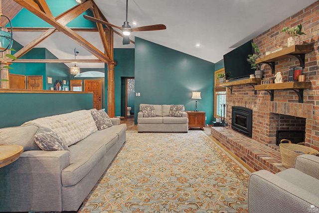 3024 Briaroak Road, Manhattan, KS 66502