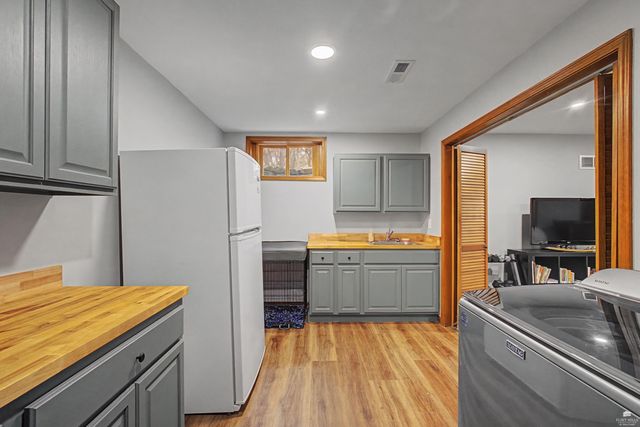 3024 Briaroak Road, Manhattan, KS 66502