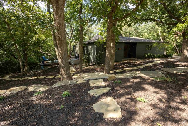 3024 Briaroak Road, Manhattan, KS 66502
