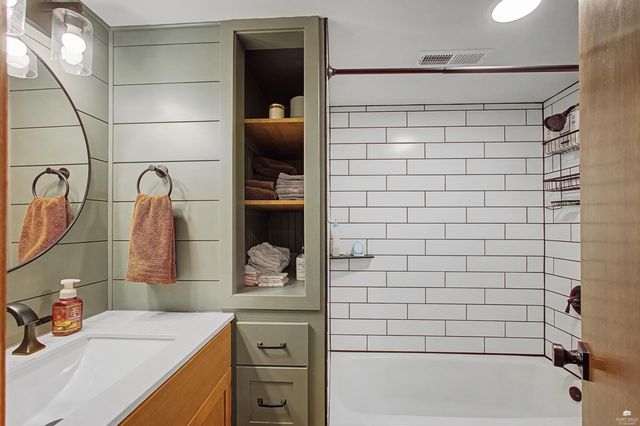 3024 Briaroak Road, Manhattan, KS 66502