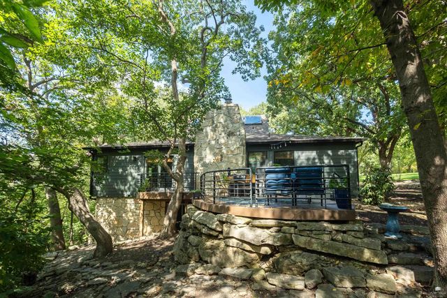 3024 Briaroak Road, Manhattan, KS 66502