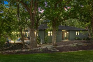 3024 Briaroak Road, Manhattan, KS 66502