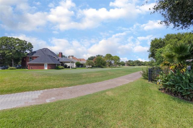 2746 Masters Drive, League City, TX 77573
