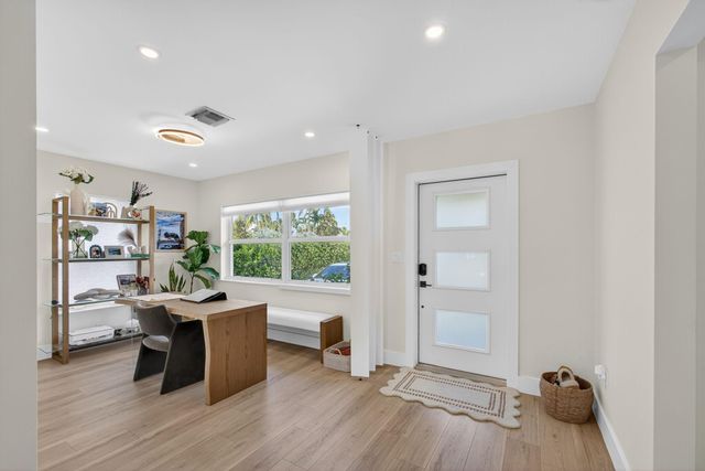 520 36th Street, West Palm Beach, FL 33407